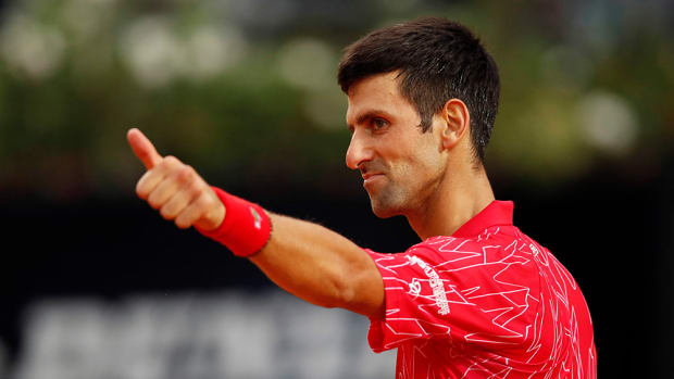 Novak Djokovic thumbs up