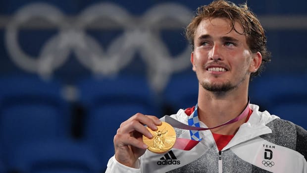 Alexander Zverev with Olympics gold medal