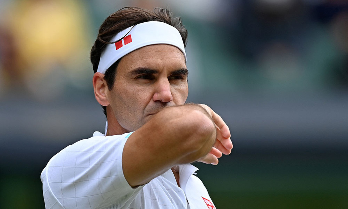 Roger Federer struggling Wimbledon