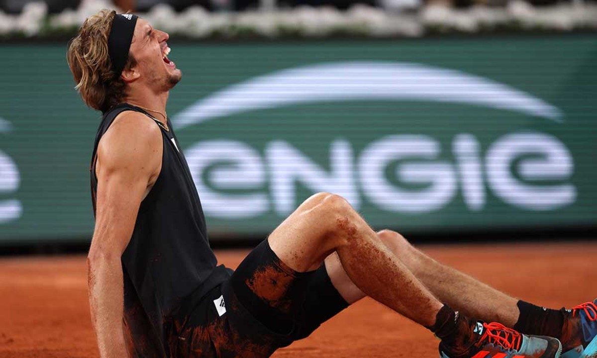 Alexander Zverev injured against Rafael Nadal at Roland Garros