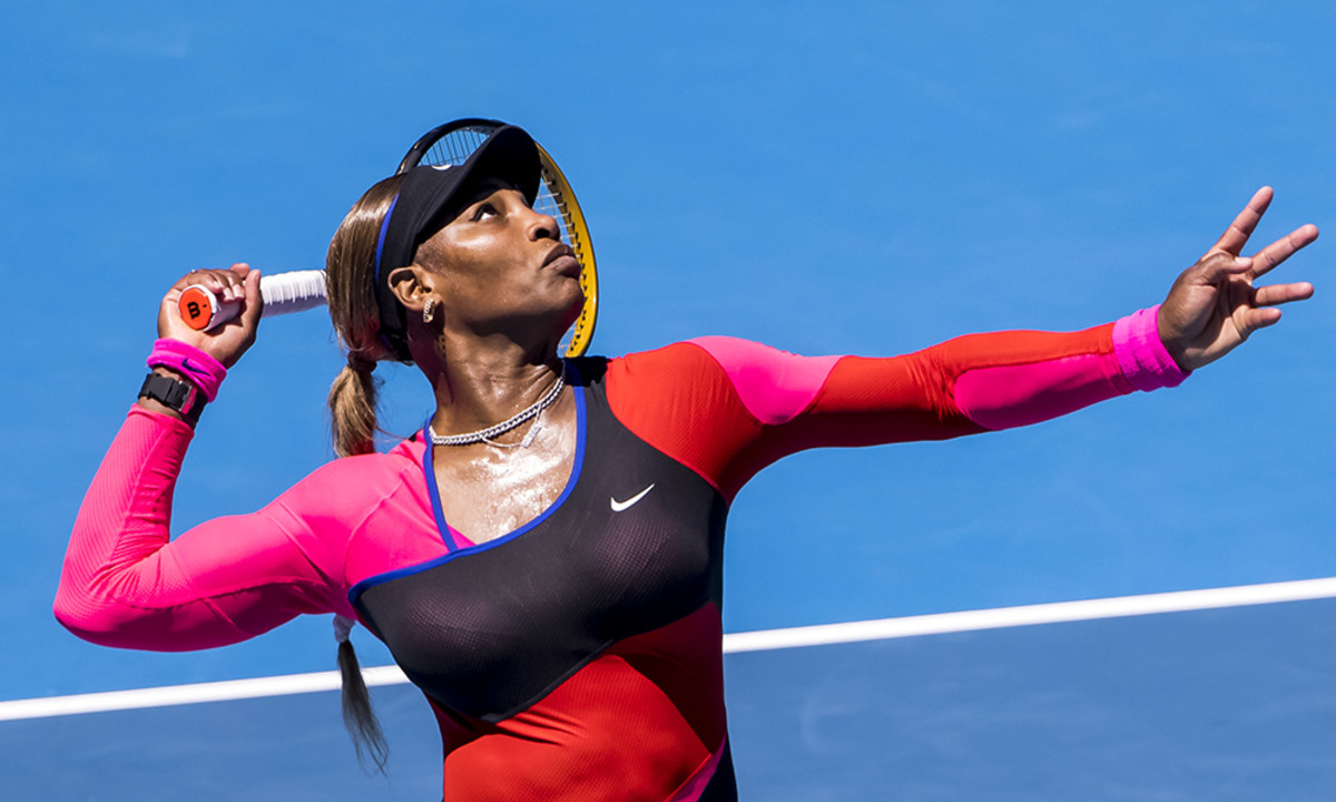 Serena Williams serve