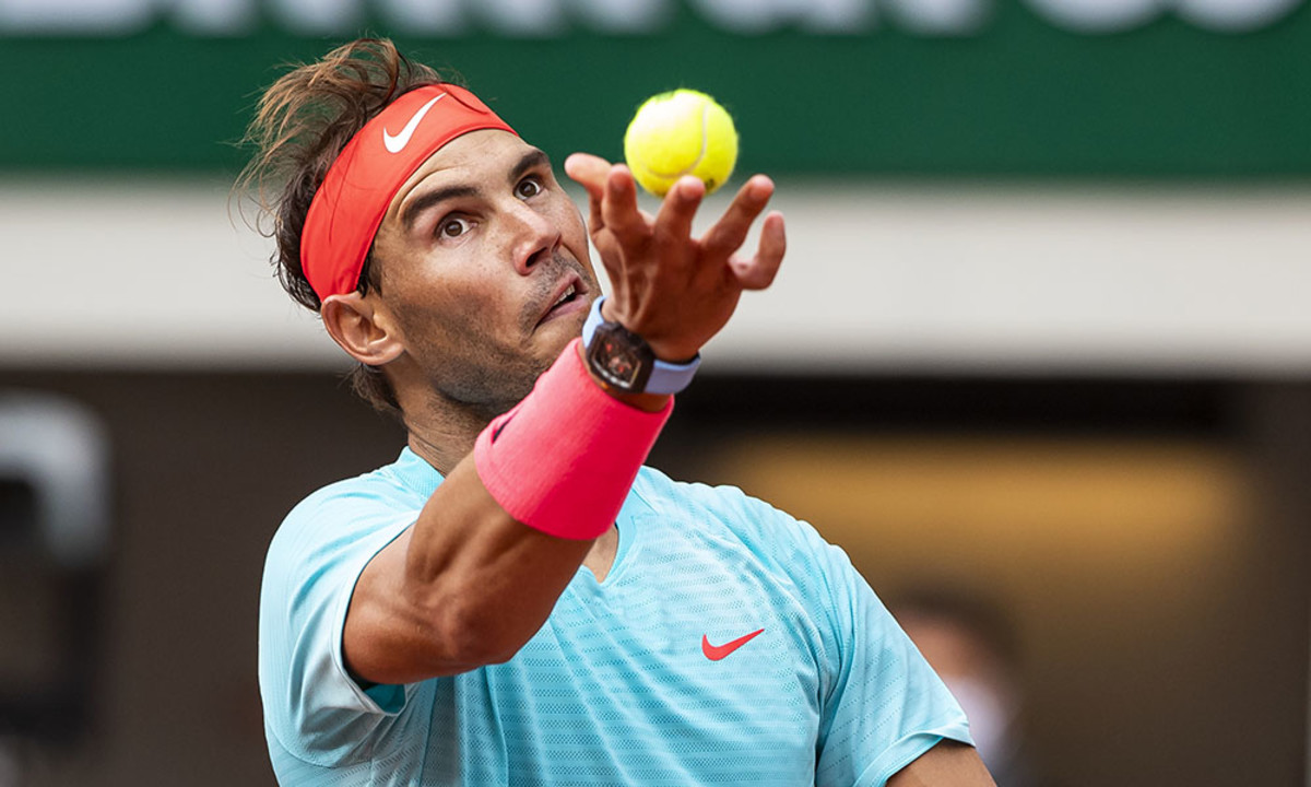 Rafael Nadal ball toss at Roland Garros