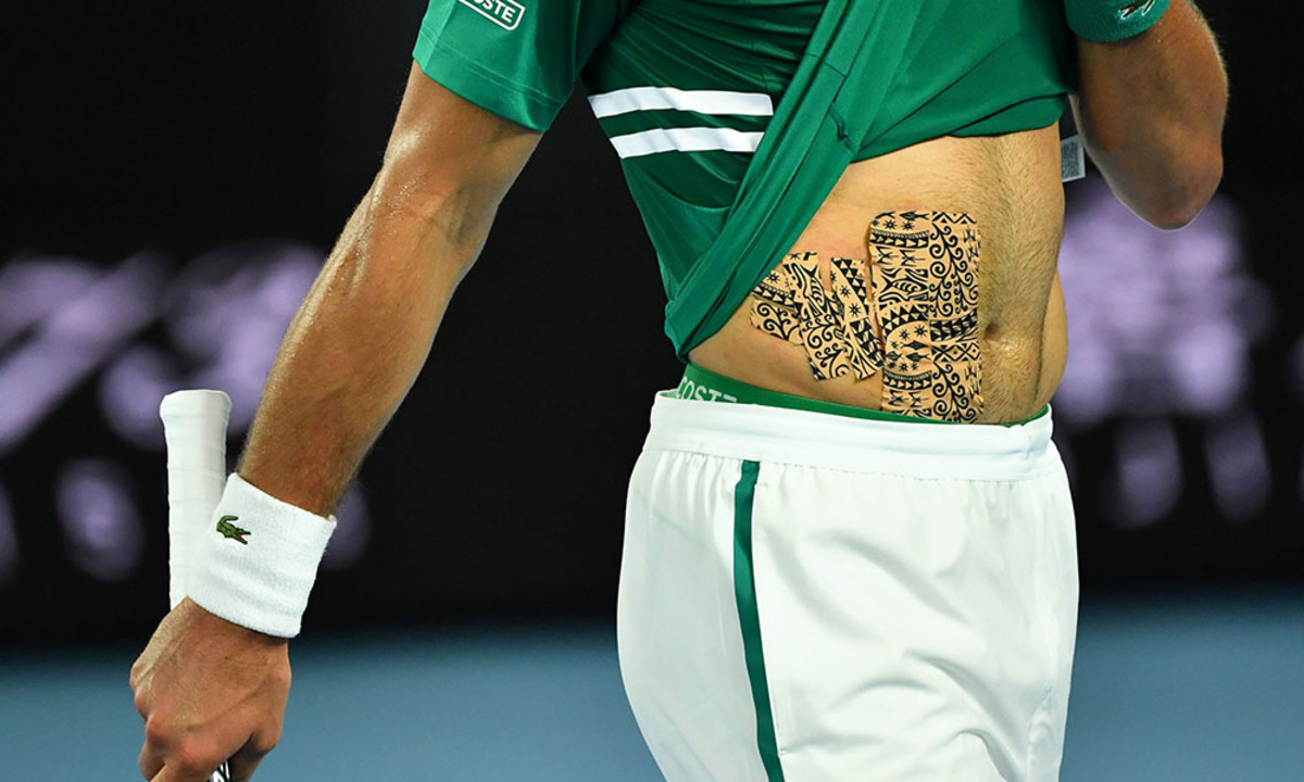 Novak Djokovic strapping injury